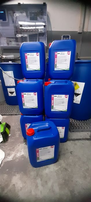 Bidões de 200 litros ,e de 20 litros