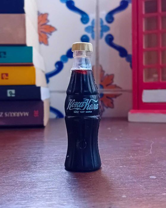 VINTAGE Coca-Cola – Conjunto 6 Mini Garrafas com Caixa – Anos 90