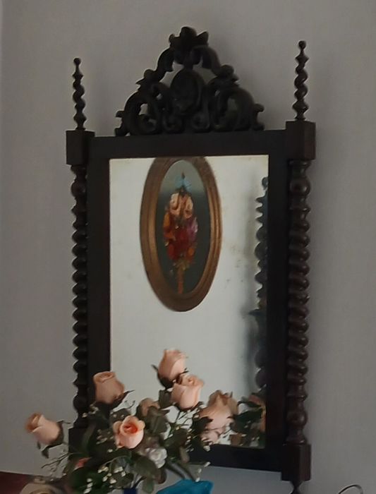 Espelho de madeira antigo