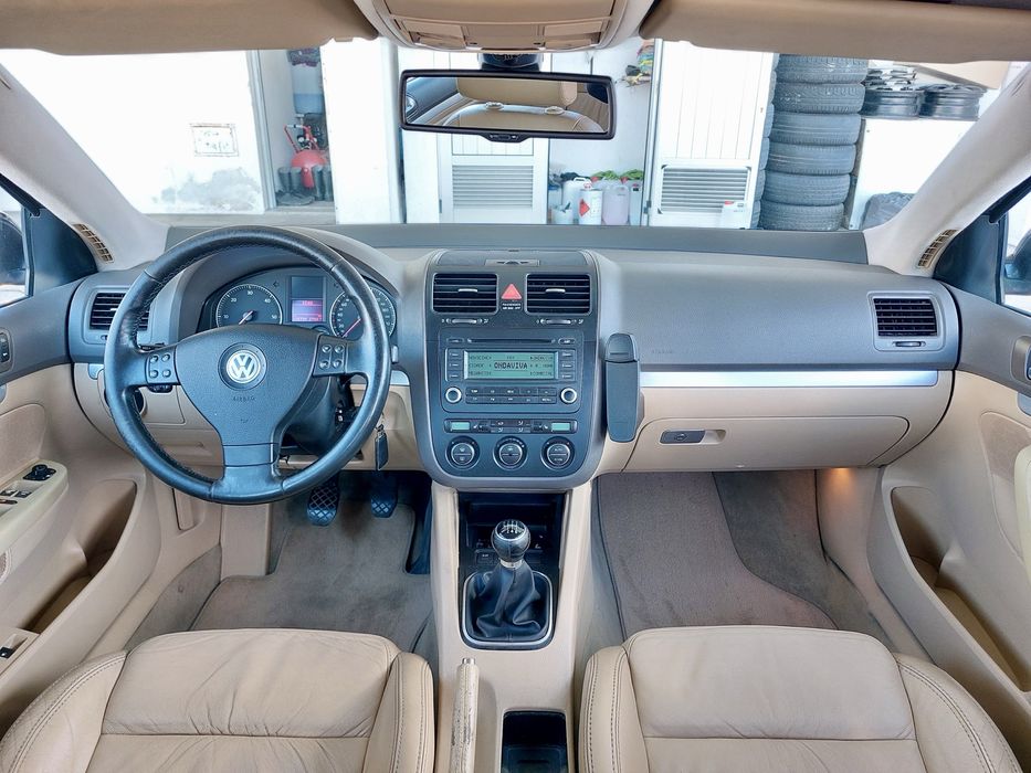 Volkswagen  Jetta 2.0 TDI (2007)