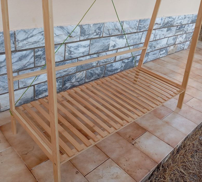 Arrumador de roupa em bambu