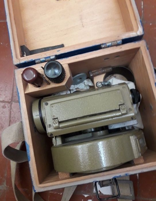 Нивелир советский / нівелір СССР / оптический прибор