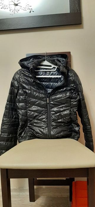 Kurtka czarna, lekka,wiosenna .