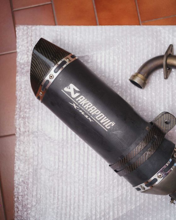 Tubo escape AKRAPOVIC xmax 125 com DB killer