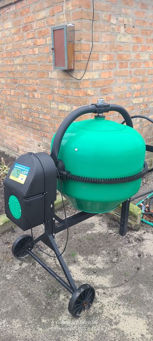 Продам бетонозмішувачь вектор 165л