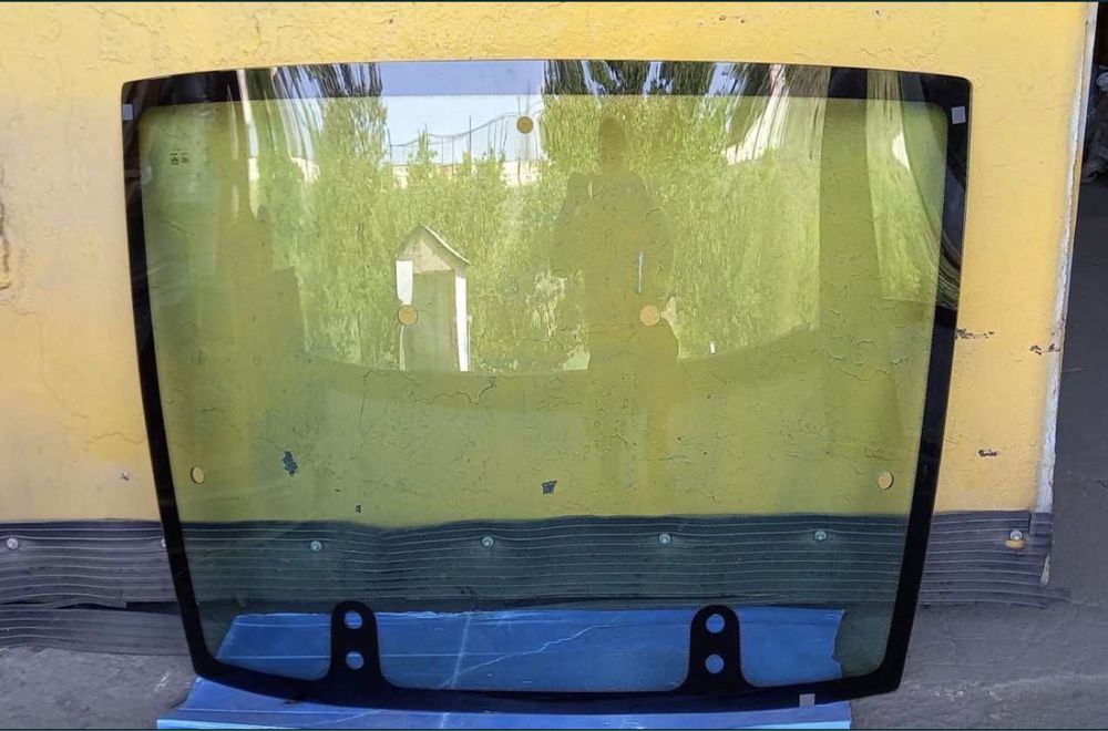 Скло кабіни трактора (Двері, лобове) Стекло ДТЗ, Кентавр, Foton Lovol