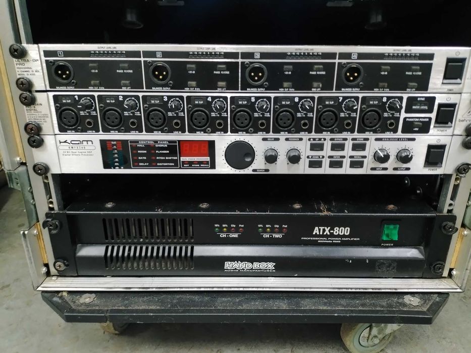rack na sprzęt audio