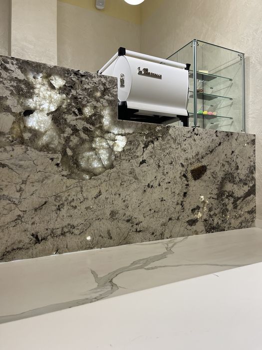 Изготовление мебели из камня .оникс кварцит