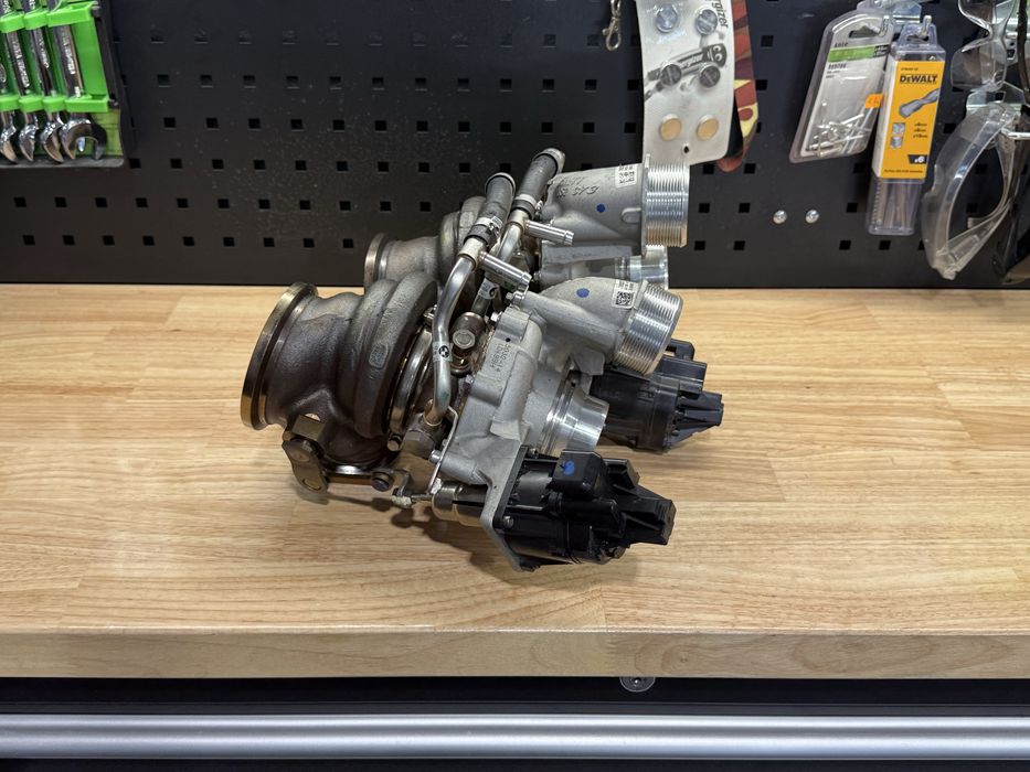 Turbos OEM BMW M5 F90