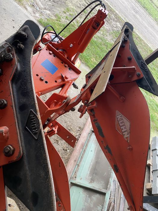 Pług kuhn master 102