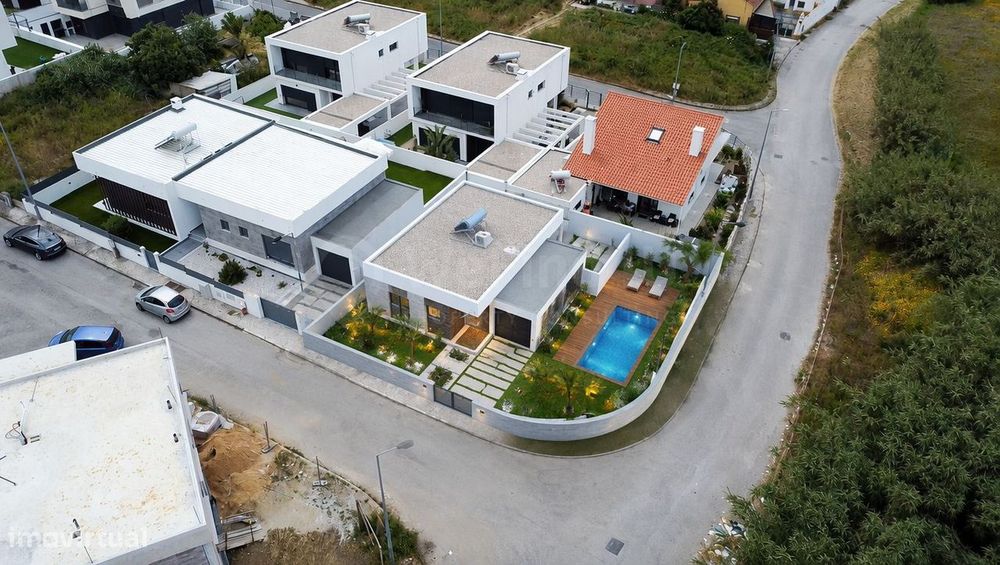 Terreno de Gaveto na Caparica | Oportunidade Exclusiva