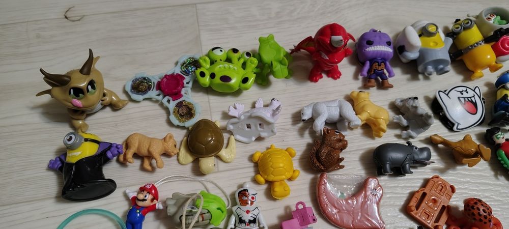 Одним лотом Киндер сюрприз и свит бокс kinder surprise sweet box
