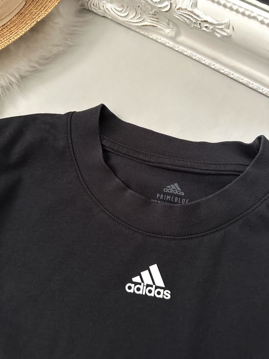 Жіноча футболка Adidas розмір S-M