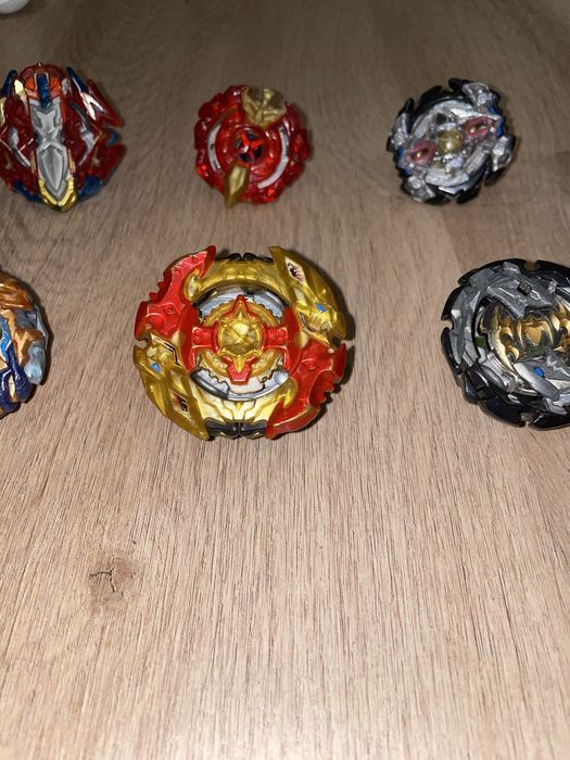 Bayblades em bom estado