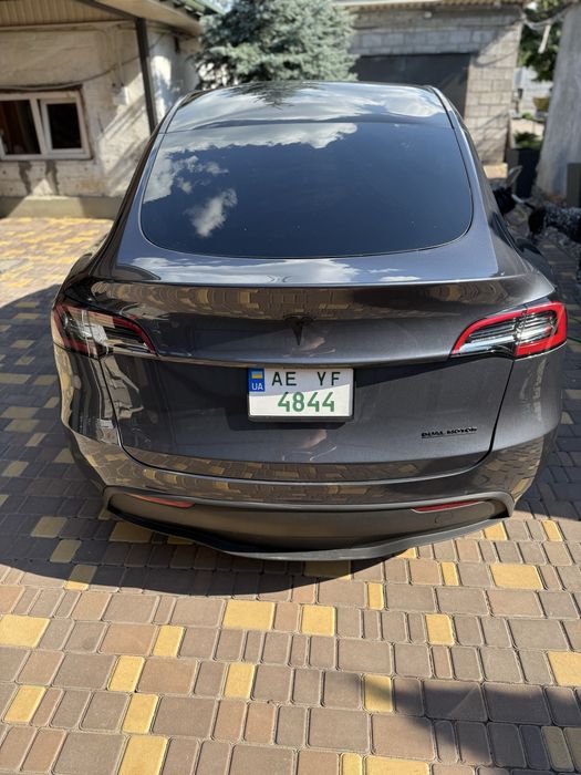 Tesla Y 2022 388лс