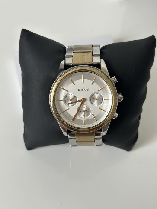 Наручний годинник DKNY