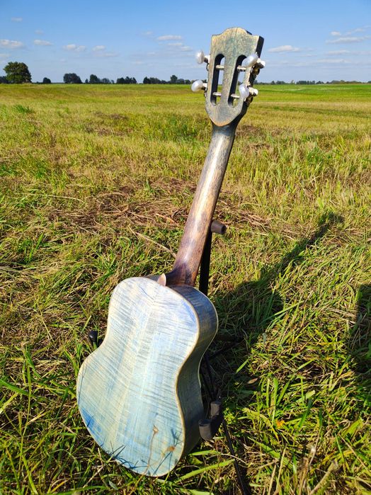 Ukulele tenorowe menzura 17 cali, 43 cm.