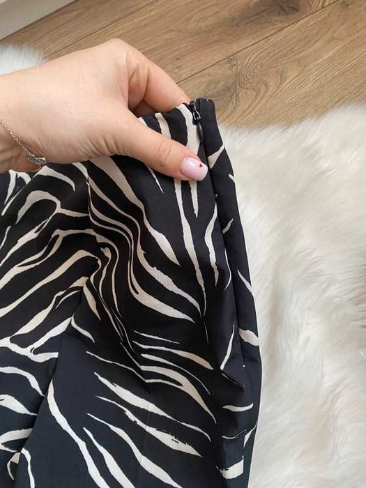 spodnie rozszerzane dzwony zwierzęcy wzór zara basic sesja wysoki stan