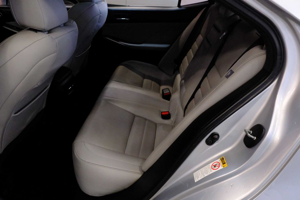 Lexus IS 2015 сірий