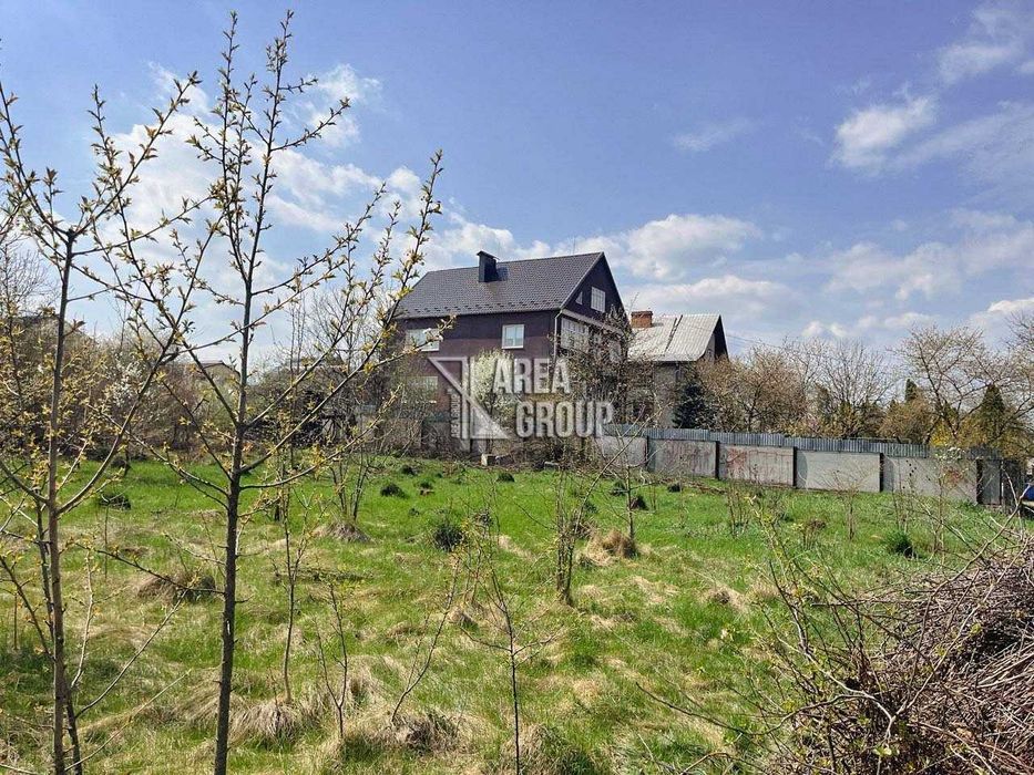 Продається рівна земельна ділянка під забудову