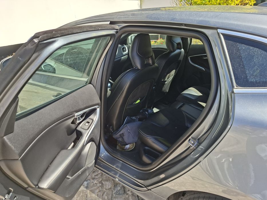 Volvo V40 R Design 2.0 D 120 cv 2015  Full Extras