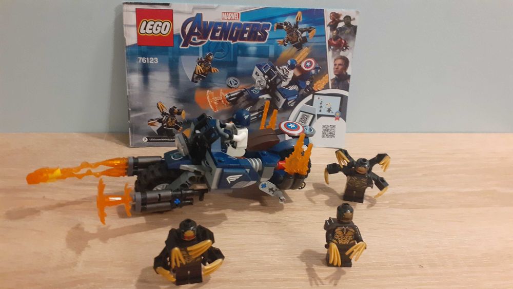 Lego Avengers 76123