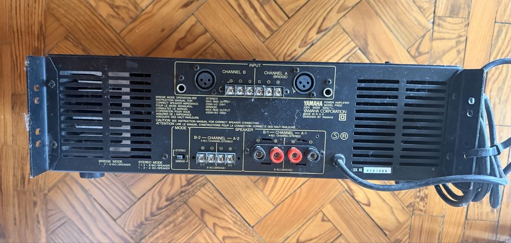 Amplificador YAMAHA P1500