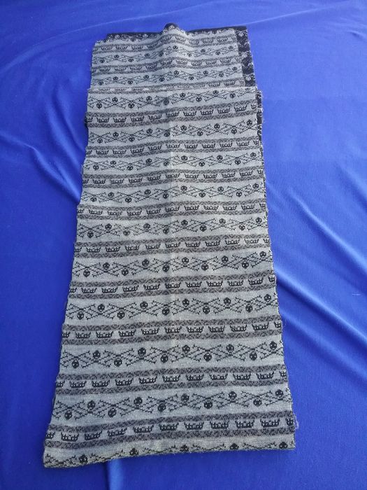 Шарф длинный с черепами