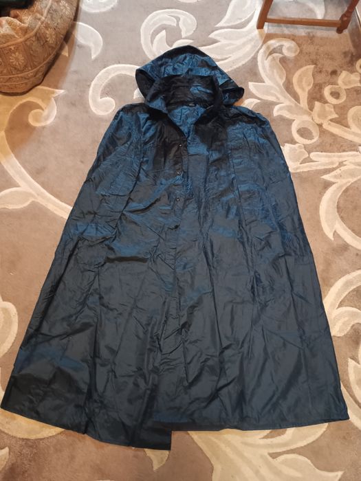 Плащ накидка дощовик в хорошому стані