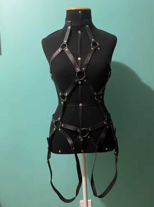 uprząż bielizny, skórzana bielizna dla kobiet