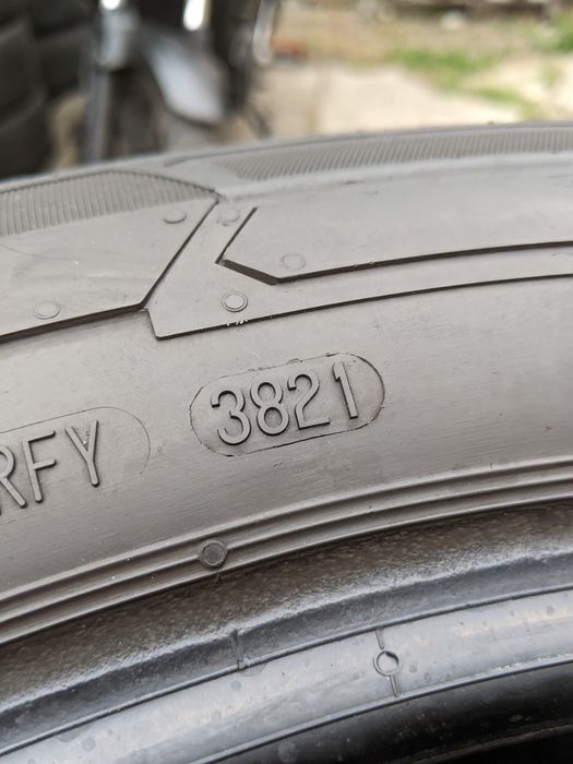 Зимній CONTINENTAL 215 60 17C протектор 80%