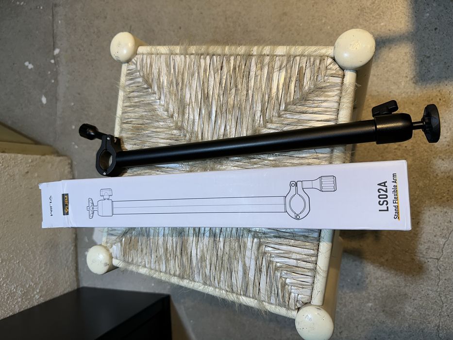 Suporte com bracadeira e rosca