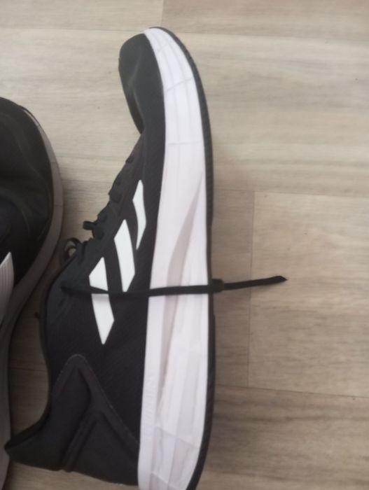 Новые кроссовки Adidas original.50 раз.Стелька 33 см.