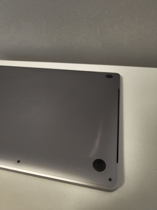MacBook Pro 15” A1707 i7/16GB/256SSD Space Gray  працює, дисплей на ремонт