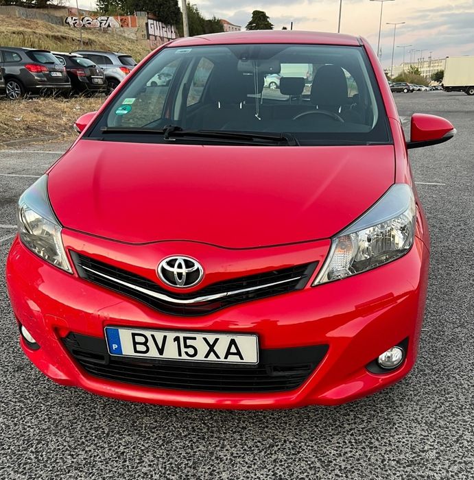 Toyota yaris D4D diesel vermelho Ano 2013/03 Activo