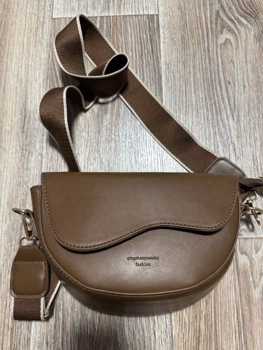 Сумка коричнева жіноча, ремішечок регулюється ,