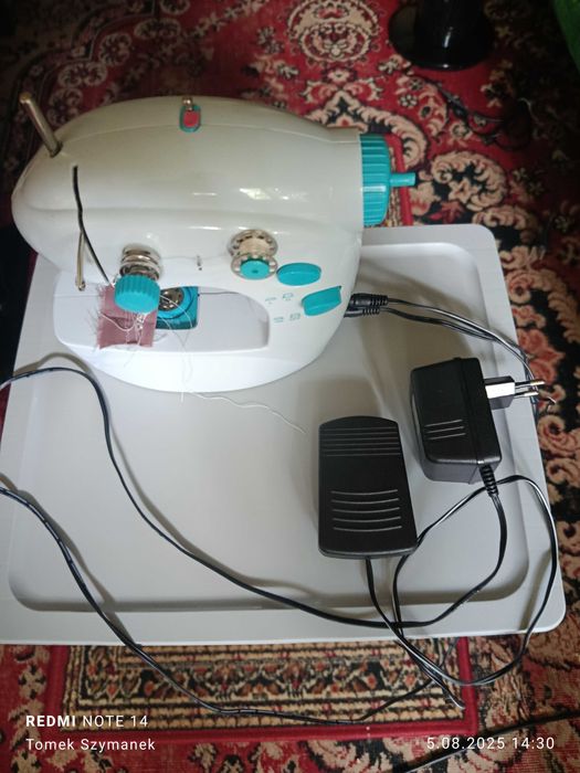 Mini maszyna di szycia