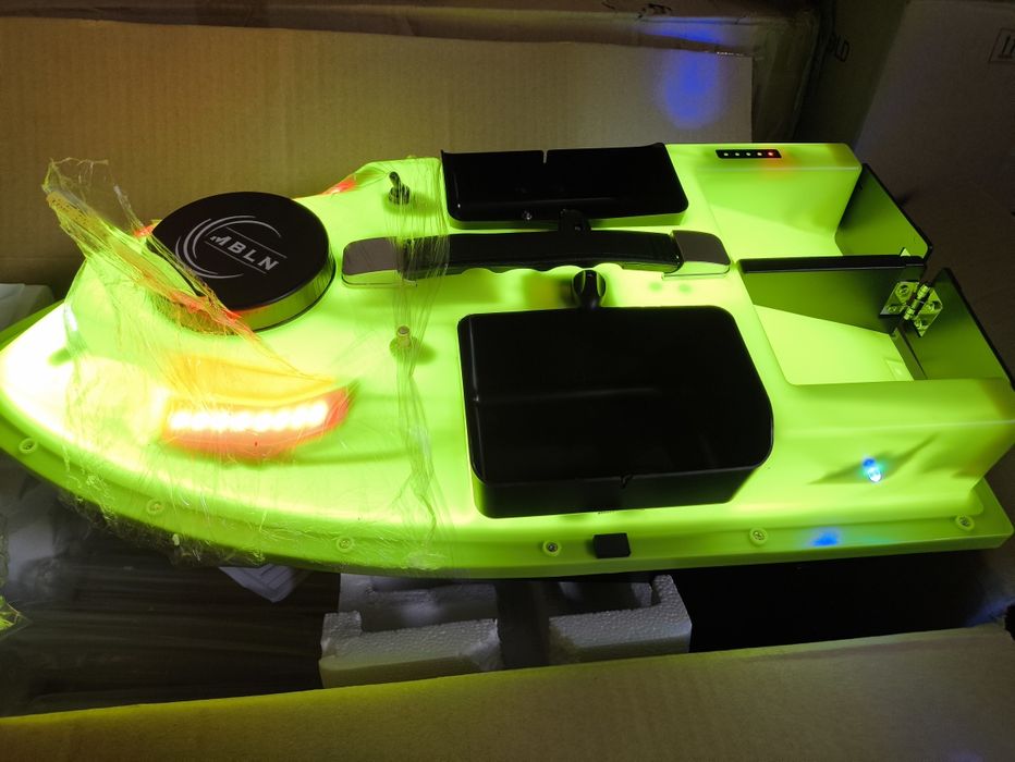 Акция, новые.Кораблик gps на 99 точек,батарея 12000.