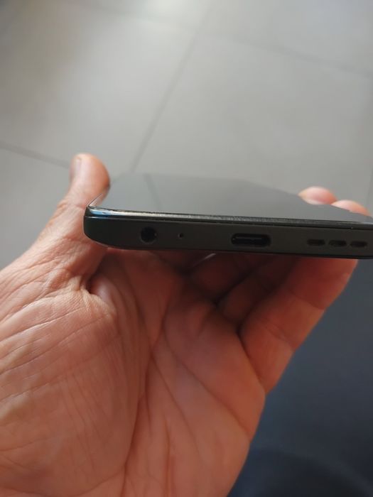 Motorola Moto g32 6/128 стан нового + 3 чохли