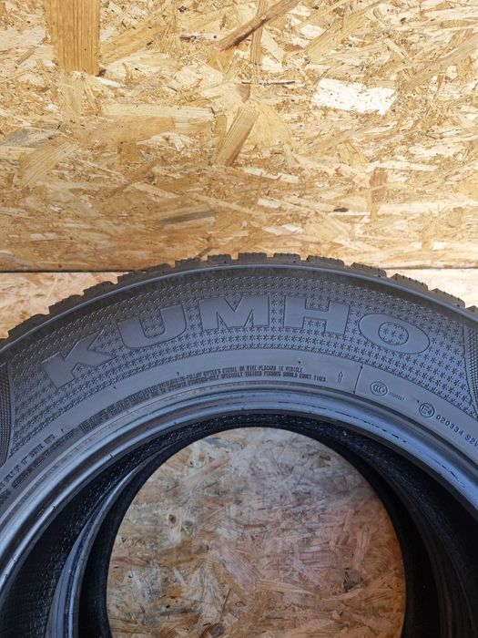 Opony zimowe KUMHO I'zen RV Asymmetric 235/65 R17 108H XL P557
