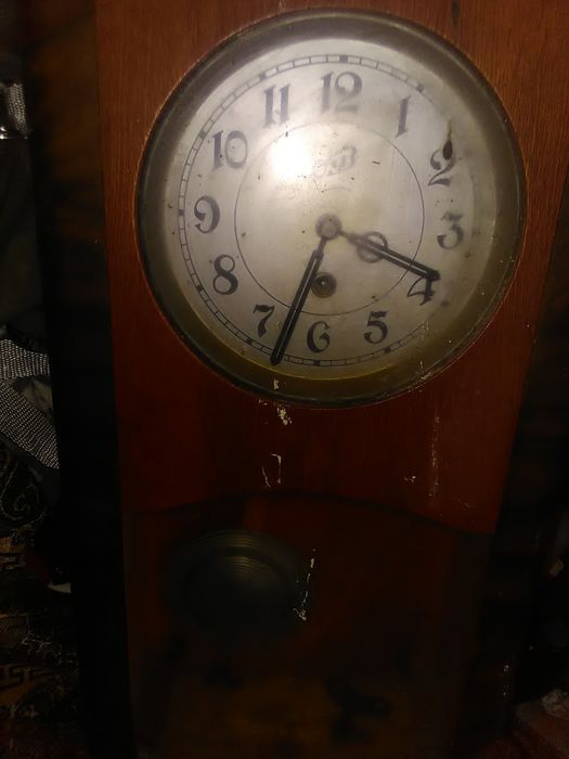 Продам часы с кукушкой под реставрацию