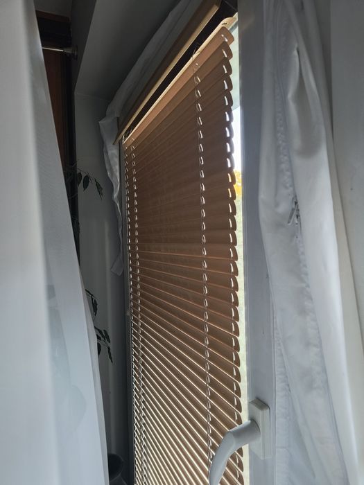 Żaluzje okienne 3 okna + drzwi balkonowe