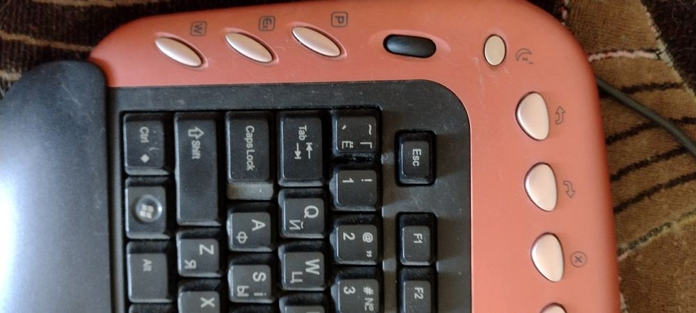 Монитор, клавиатура