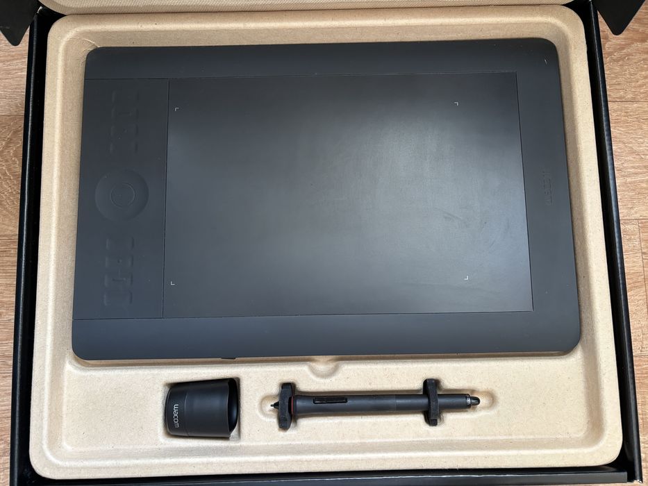 Графічний планшет Wacom Intuos5 Touch M