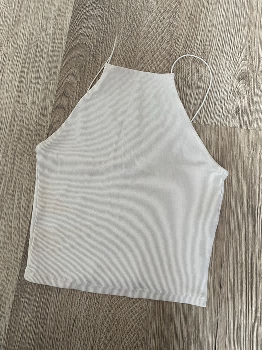 biały top z odkrytymi plecami ZARA