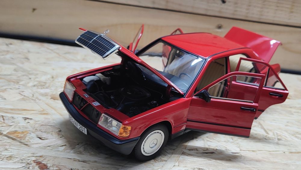 Norev Mercedes Benz 190 w201 dealer 1:18