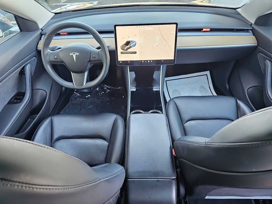 Tesla Model 3 Long Range      2019