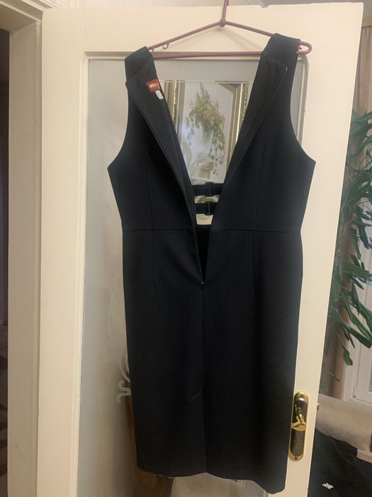 Сарафан чорного коліру .