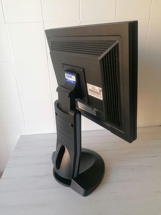 Samsung SyncMaster 171N LCD Monitor, 17 Inches64729523527939124