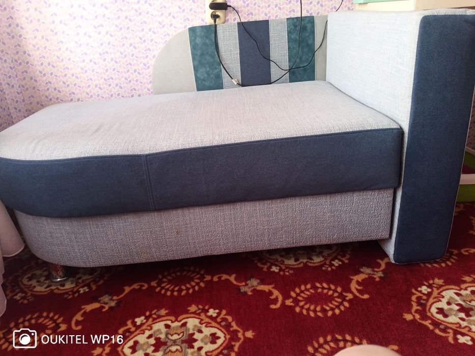 Диван-ліжко для дому